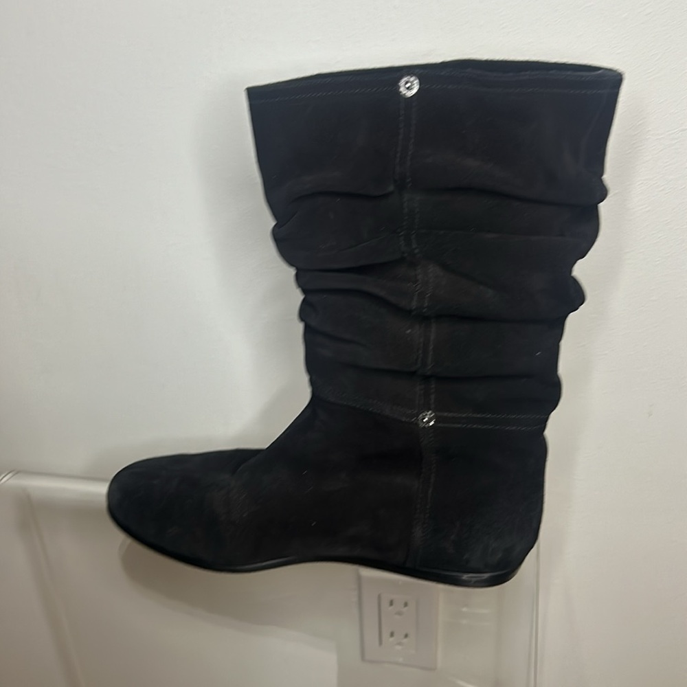 Boots - Picture 6 of 9